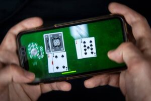 Read more about the article APK Apps vs Play Store Apps: What Users Should Know